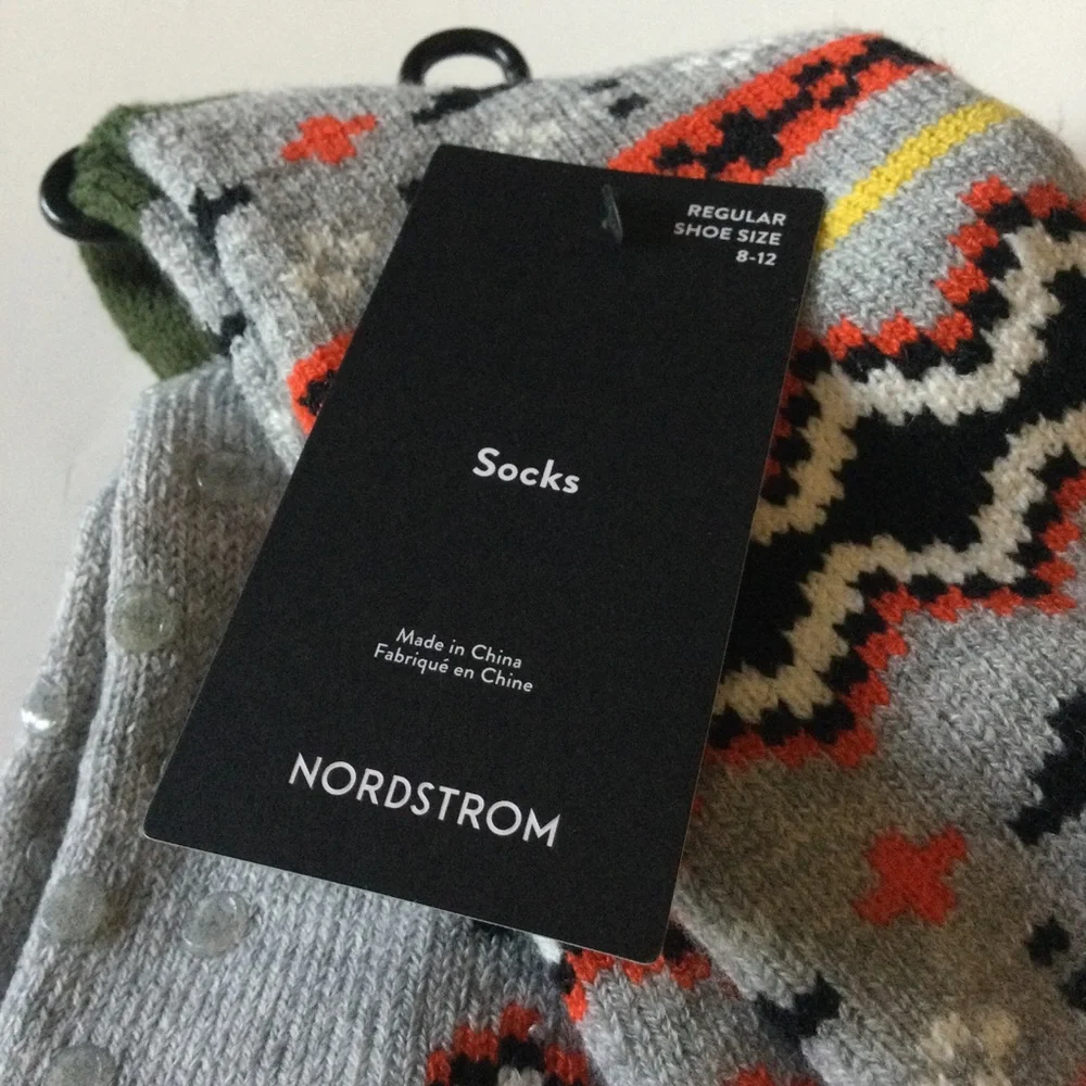 NORDSTROM MENS SOCKS WITH GRIPPER SOLES OLIVE ORANGE GRAY FAIRISLE PRINT OS NWT